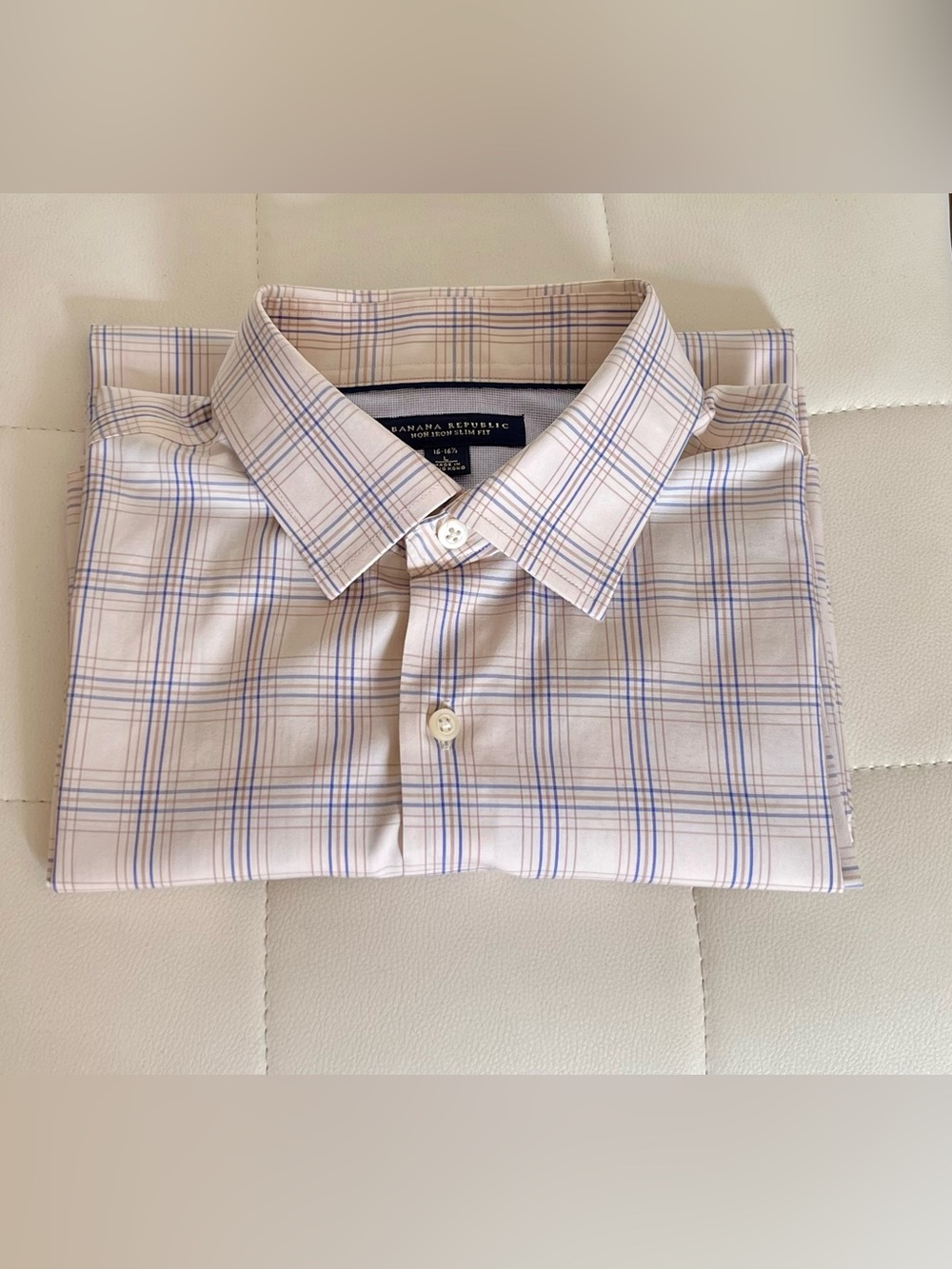 Banana Republic Men's cream and Blue Plaid Dress Shirt